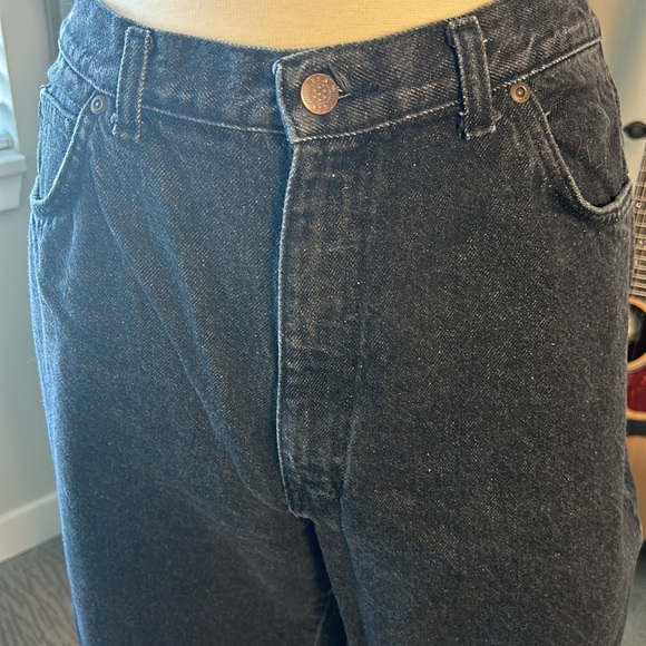 Vintage 90’s Black Denim Shorts - Picture 4 of 10